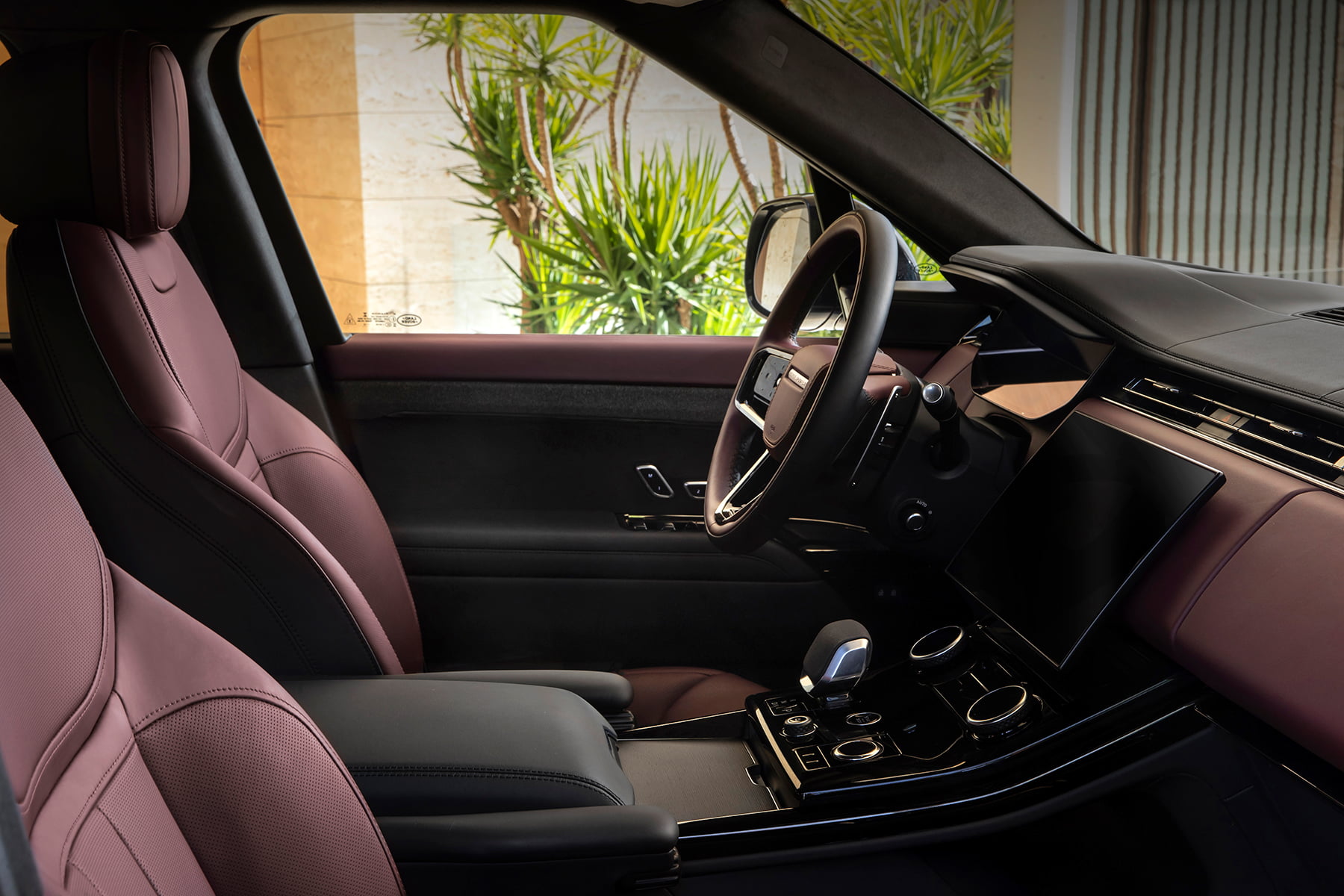 Range Rover Sport interior view | Expert Rating
