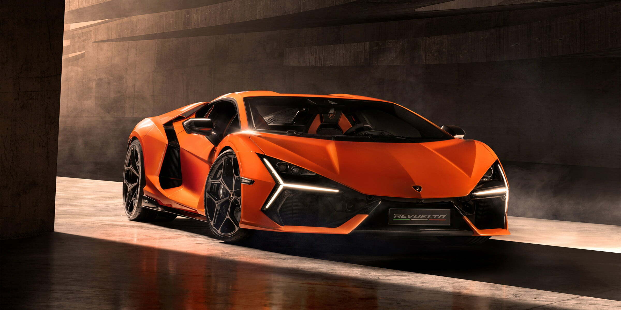 Lamborghini unveils first plug-in hybrid model