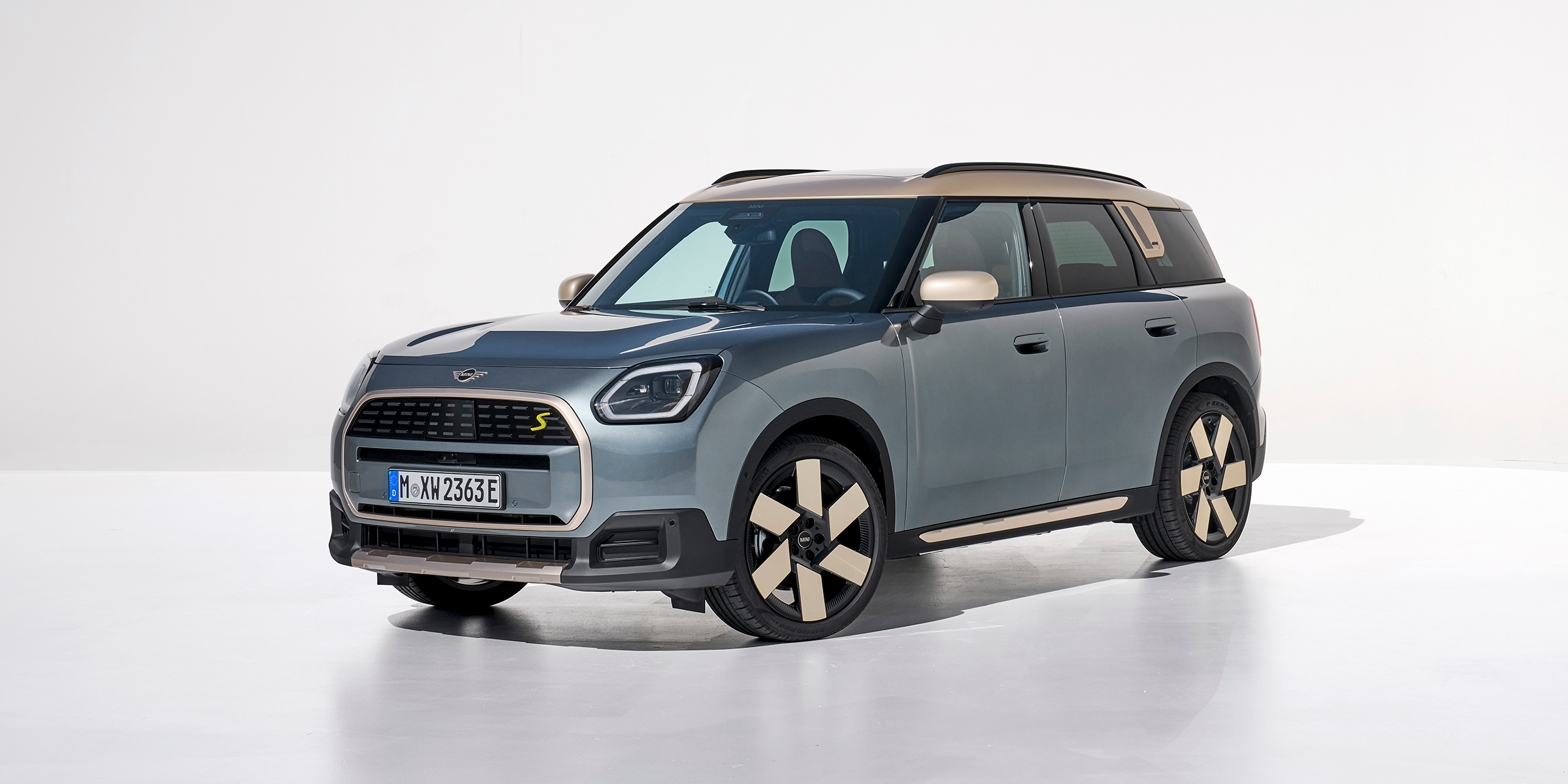 New Mini Countryman crossover debuts