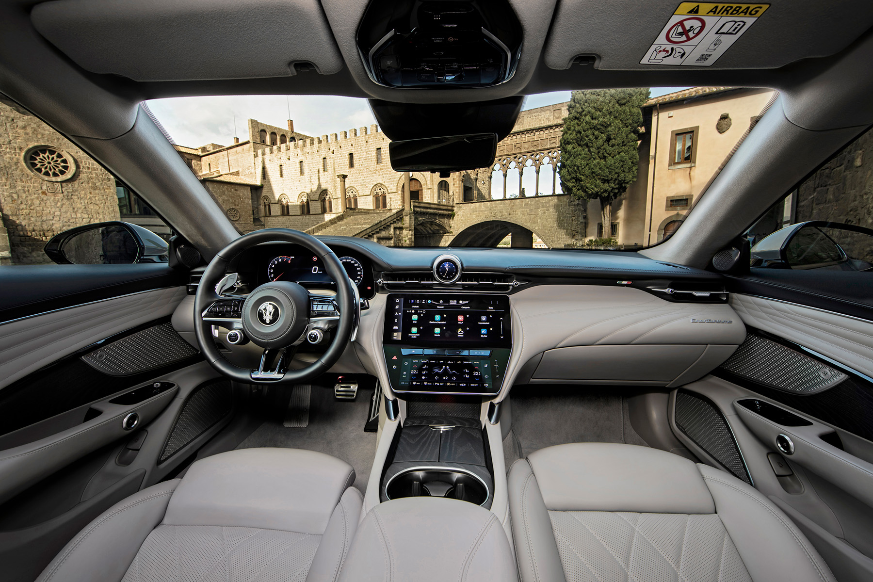 Maserati GranTurismo interior view |  | Expert Rating