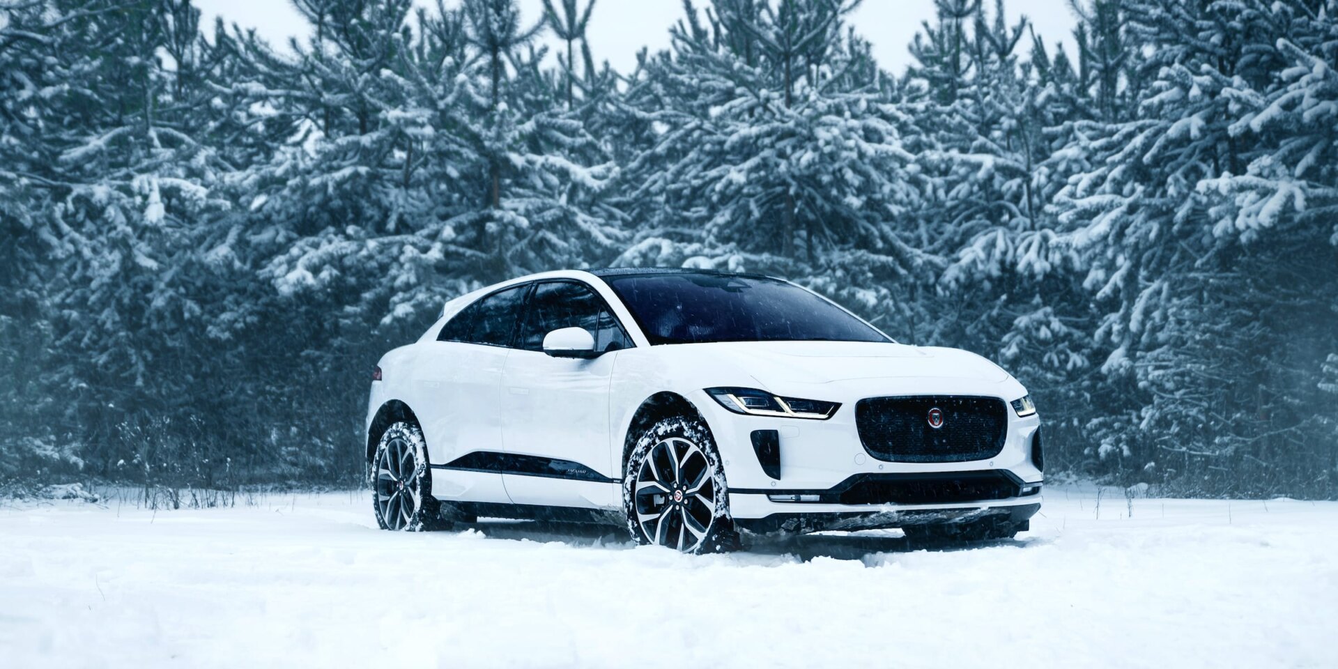 Jaguar I-Pace in winter
