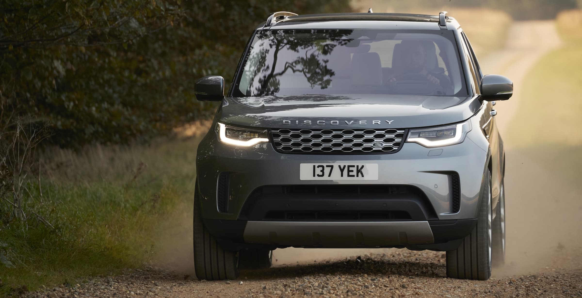 Land Rover Discovery review 2023 – wallpaper