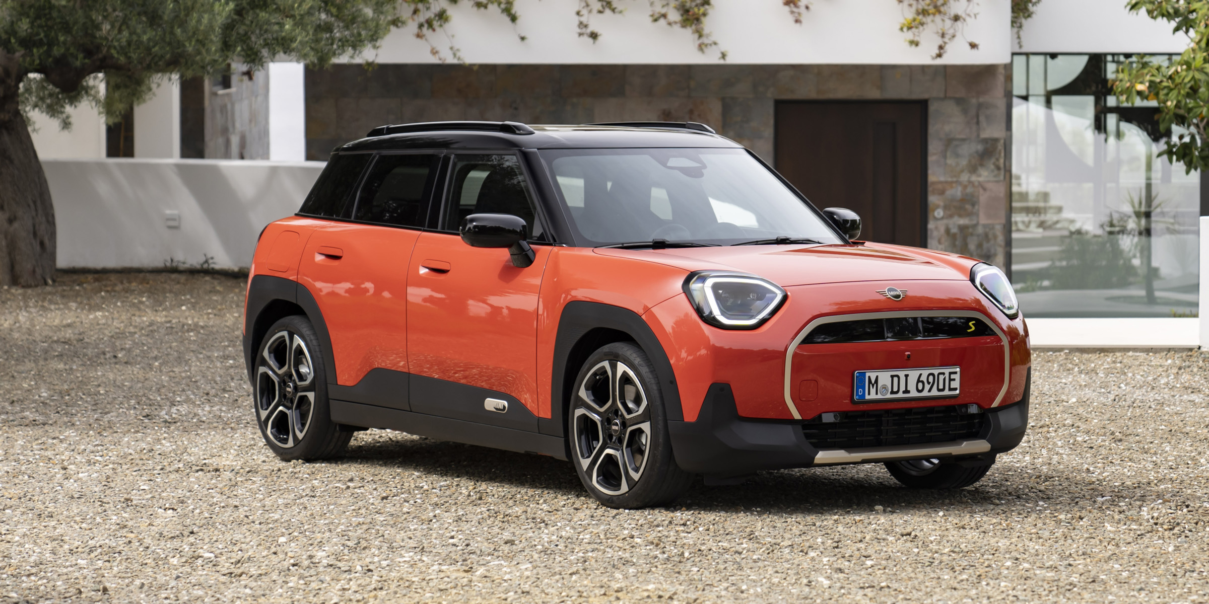 New electric Mini Aceman unveiled