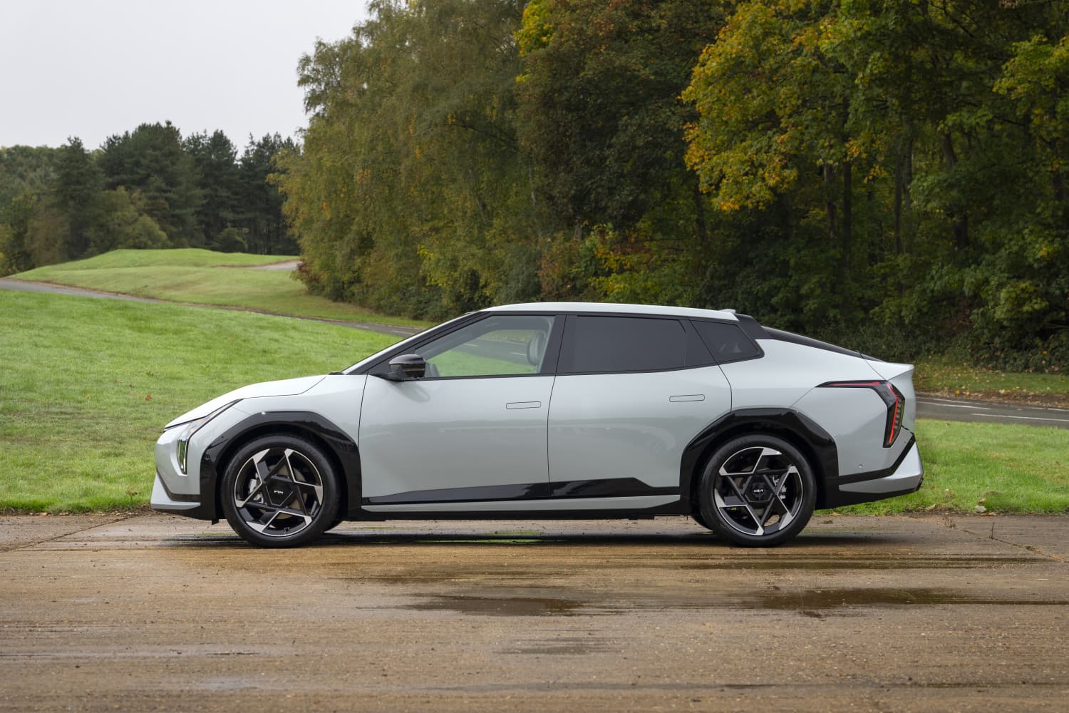 Kia EV4 Fastback (saloon) GT-Line S - side profile