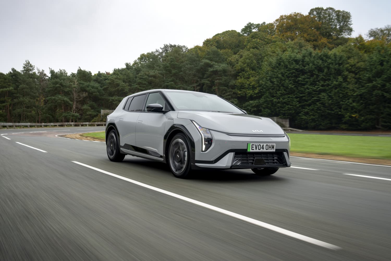 Kia EV4 hatchback GT-Line - front, dynamic