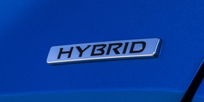 Nissan Juke hybrid badge