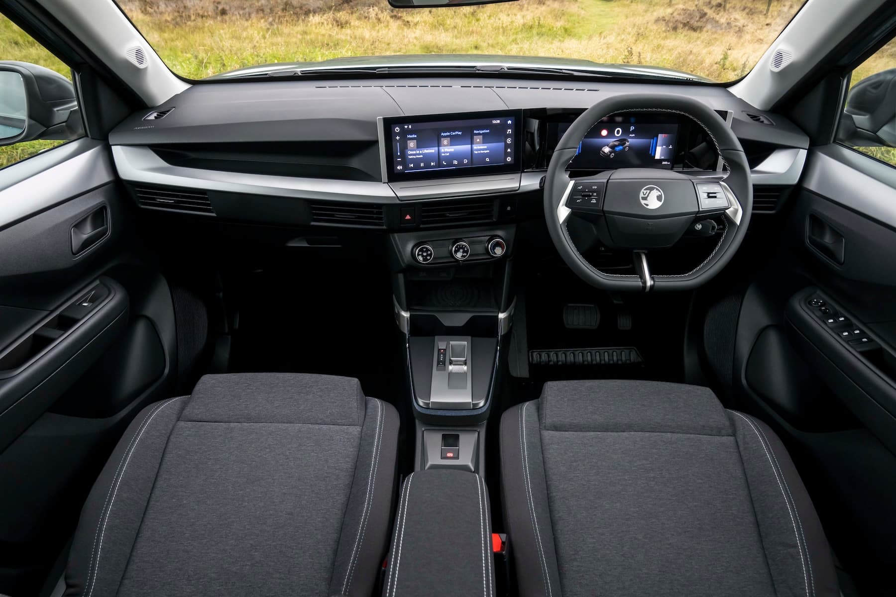 Vauxhall Frontera dashboard and interior view | Expert Rating