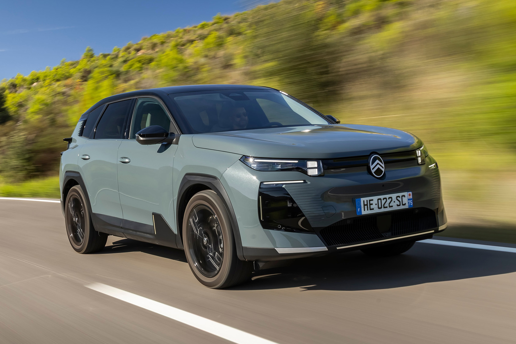 Citroen e-C5 Aircross front view | Expert Rating