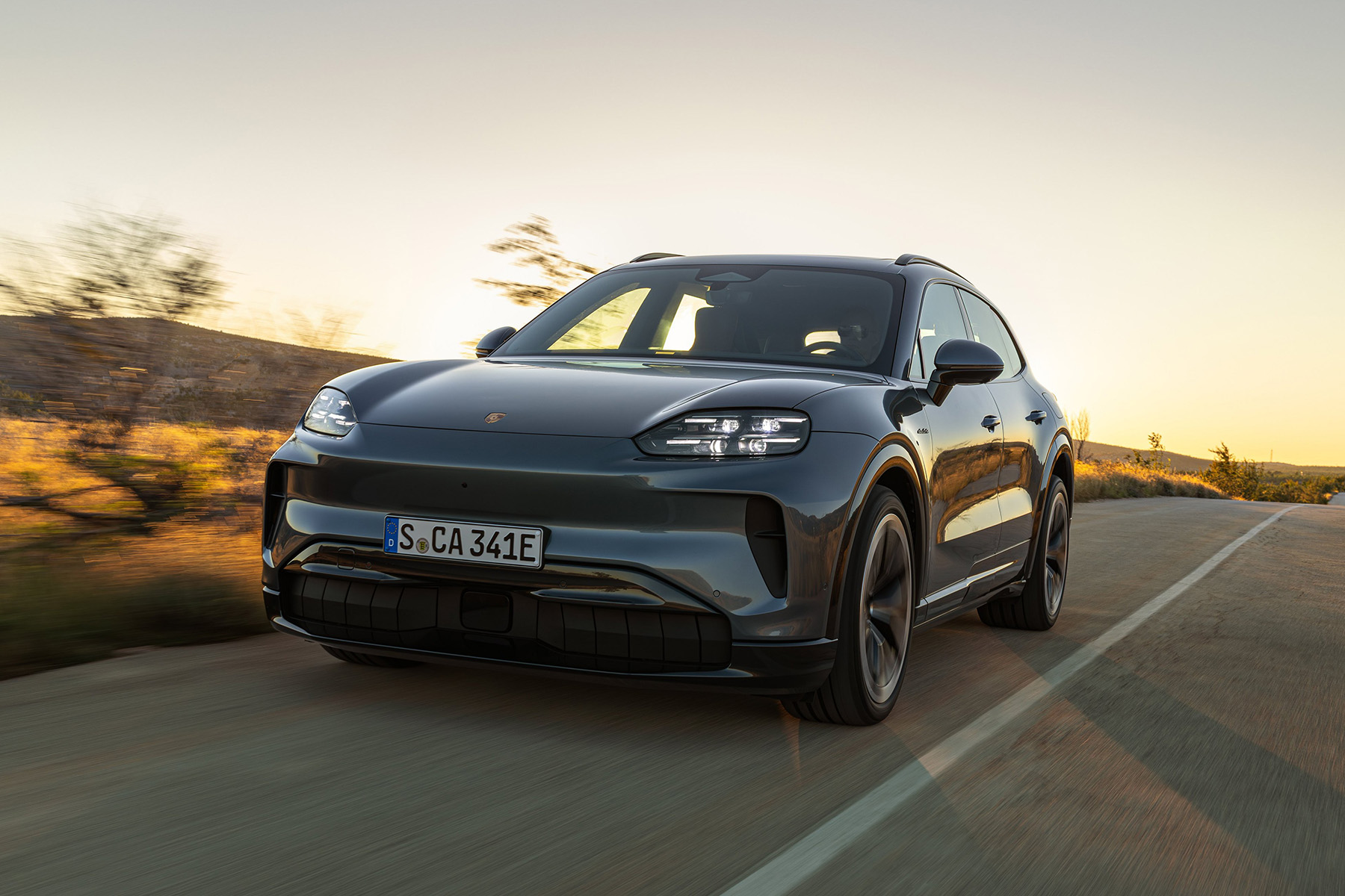 Porsche Cayenne Electric front view | Expert Rating