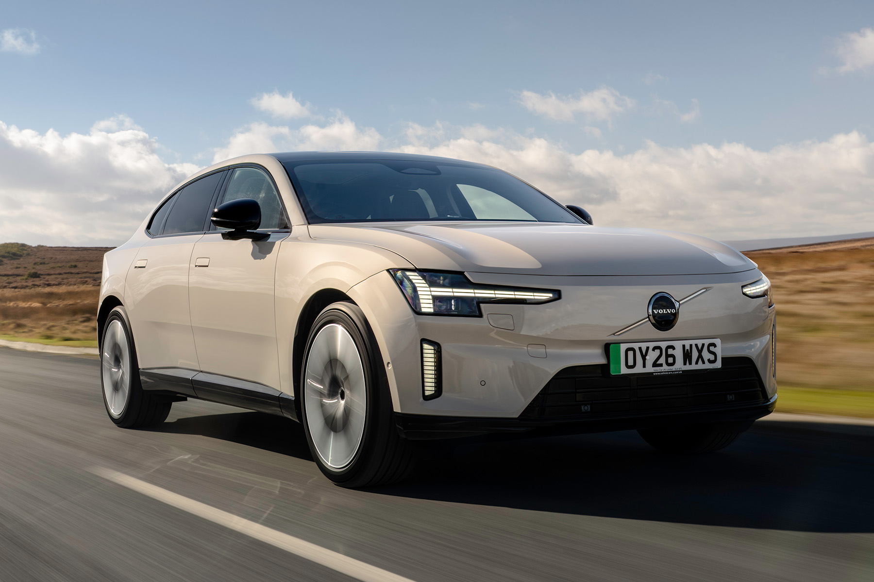 Volvo ES90 front view | Expert Rating