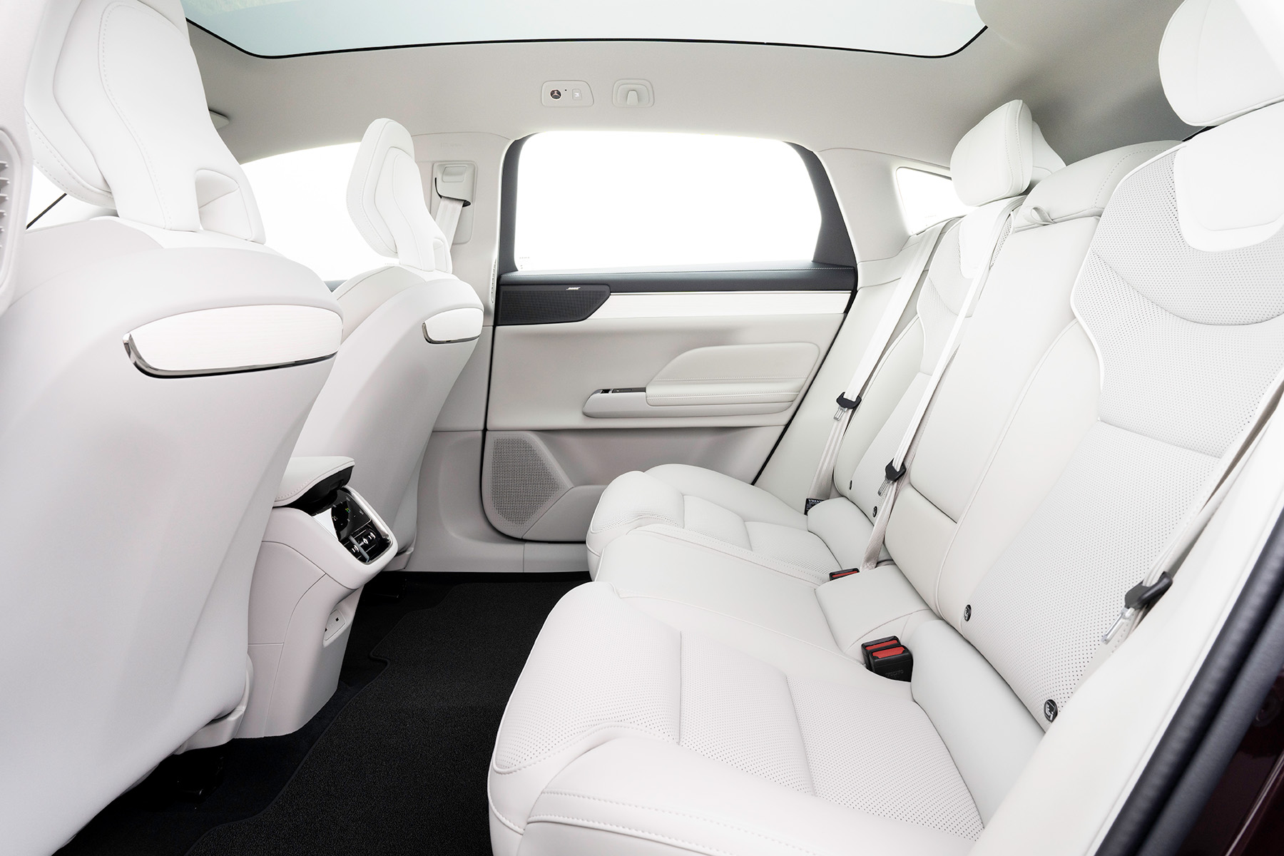 Volvo ES90 rear interior view | Expert Rating
