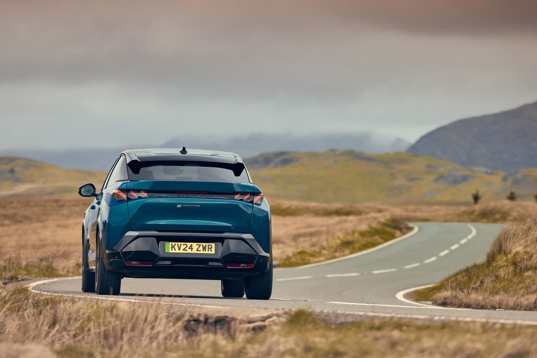 Peugeot E-3008 (2024 onwards) - rear, dynamic