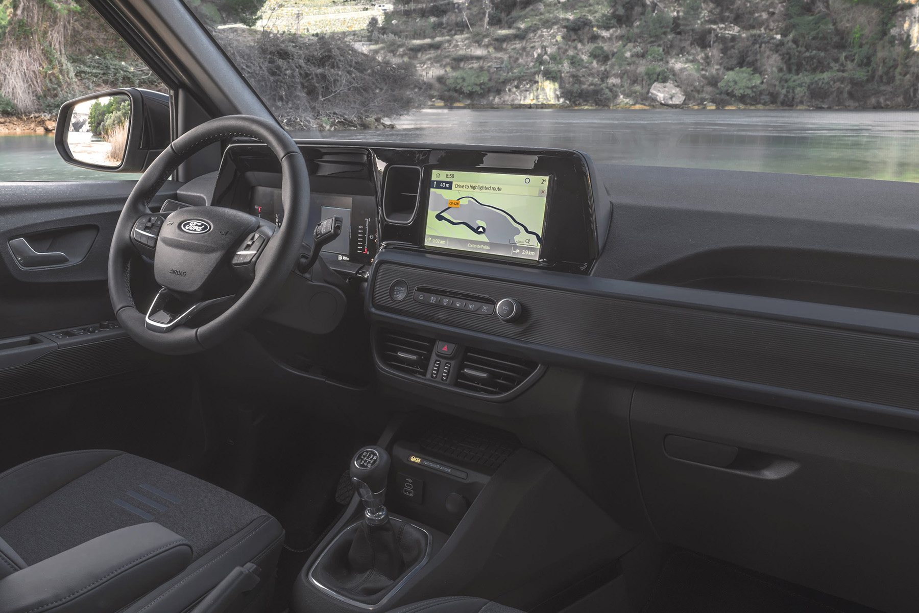 Ford E-Tourneo Courier interior view | Expert Rating