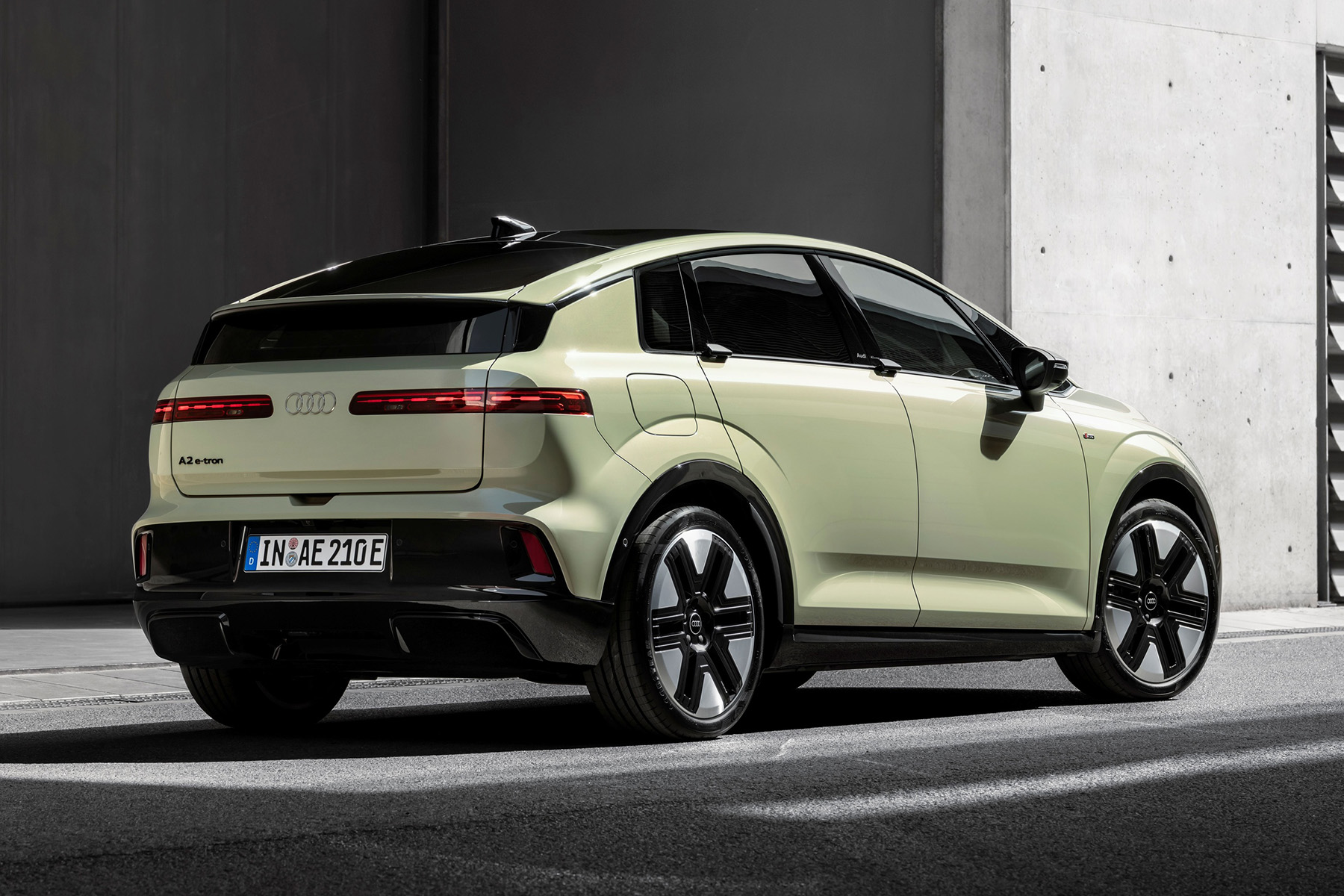 Audi A2 e-tron rear view | Expert Rating