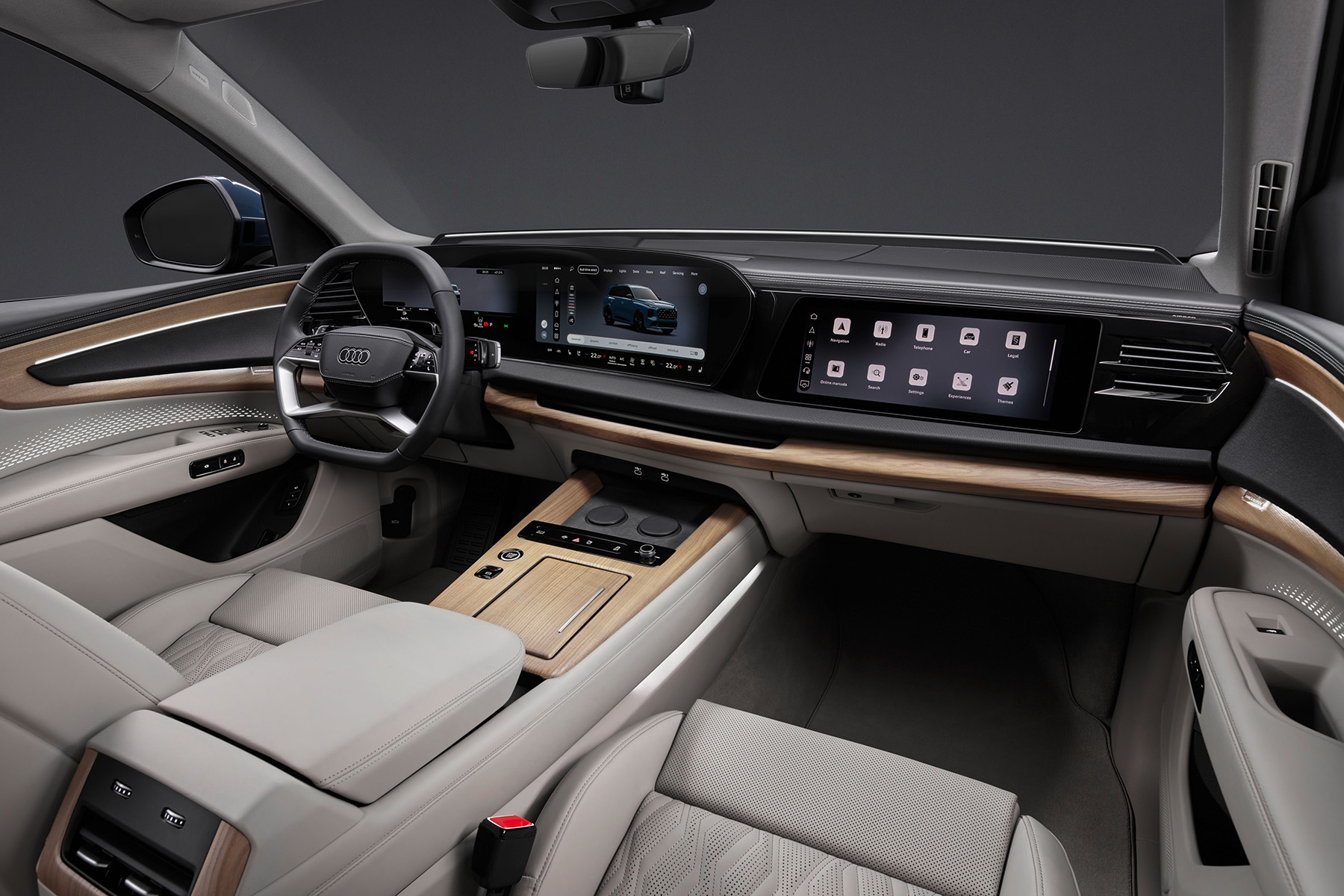Audi Q7 interior view | Expert Rating