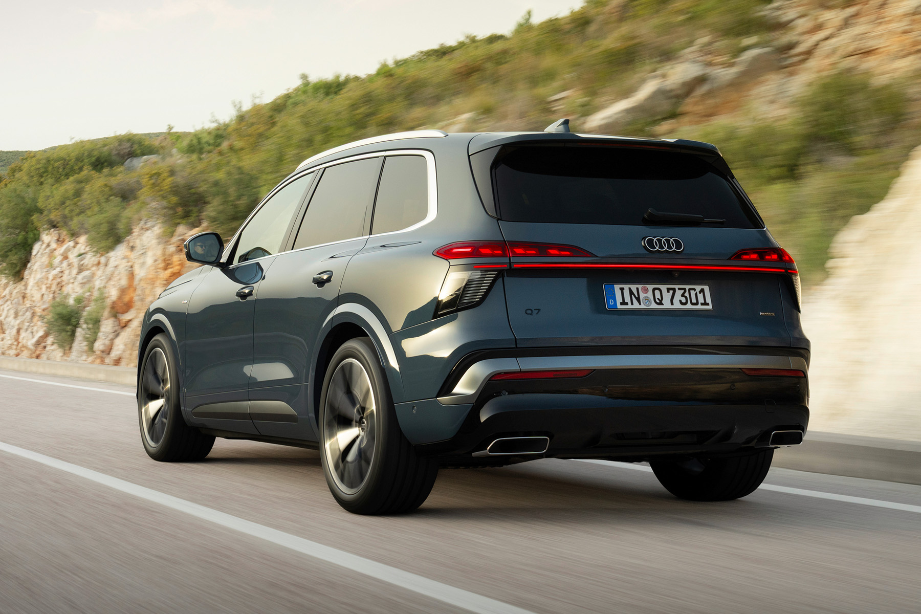 Audi Q7 rear view | Expert Rating