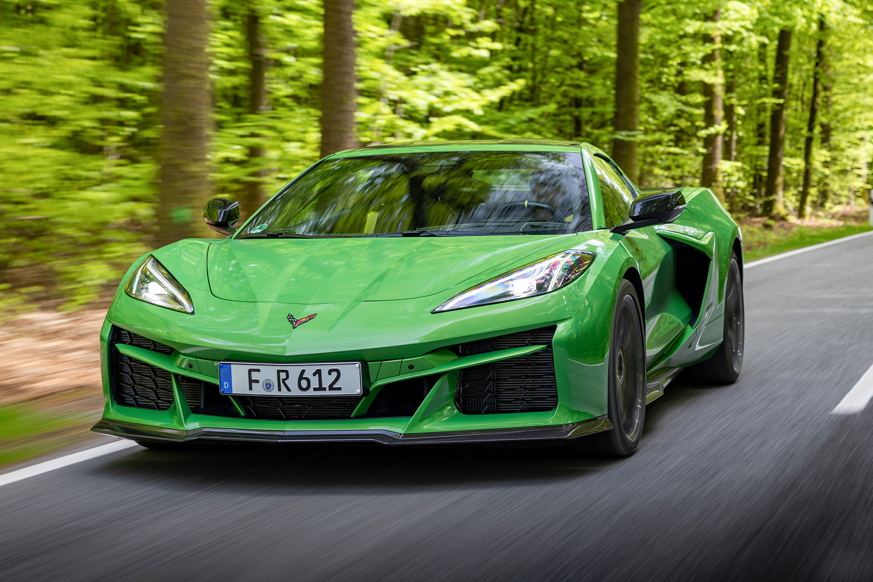 Chevrolet Corvette E-Ray coupé front view | Expert Rating
