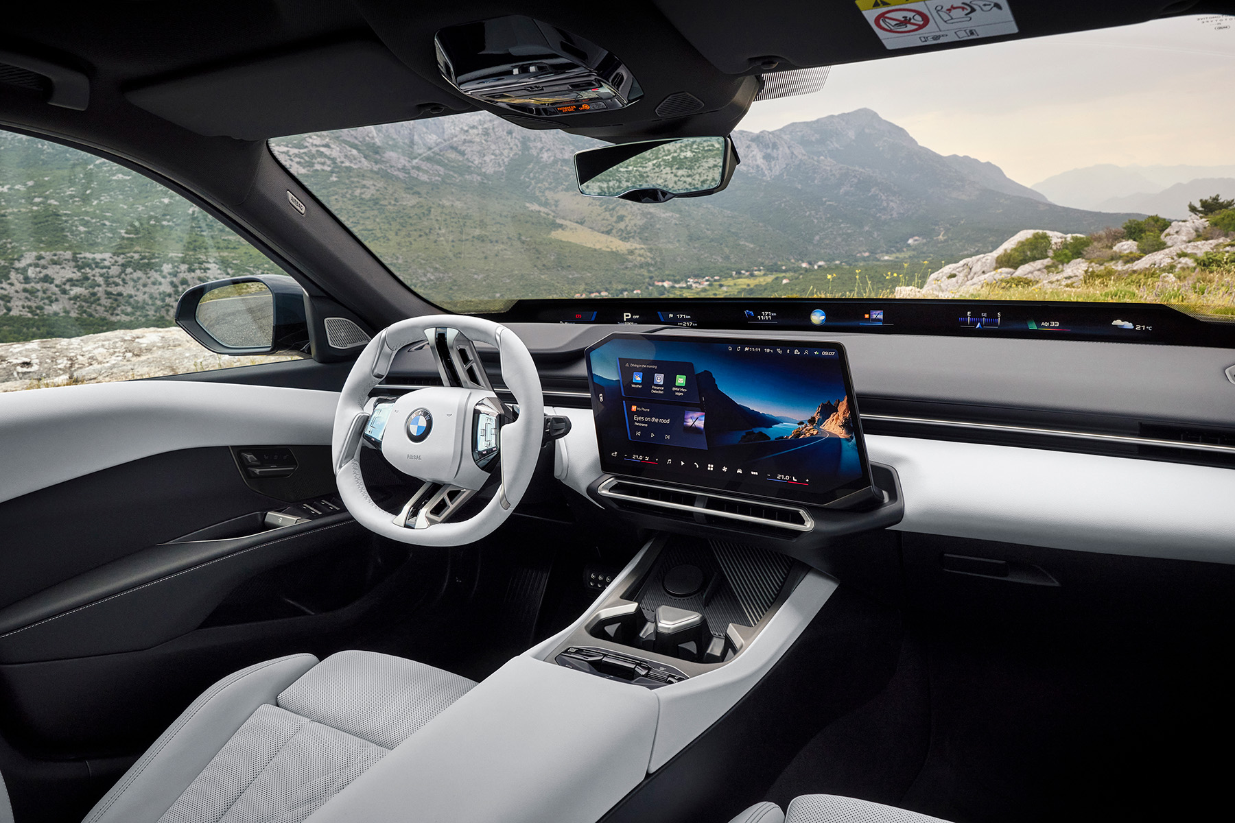 BMW 3 Series interior view | Expert Rating